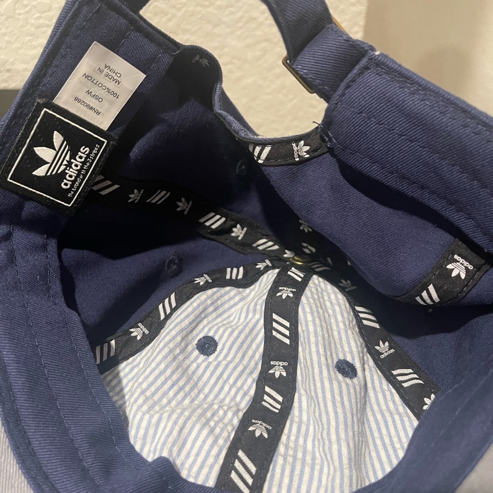 Adidas hat - Picture 2 of 4